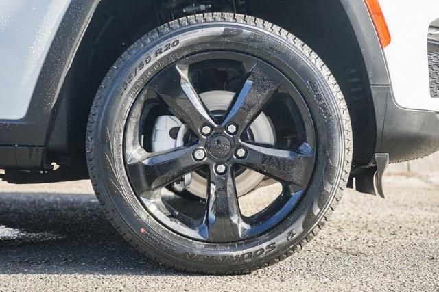 new 2025 Jeep Grand Cherokee car, priced at $38,995