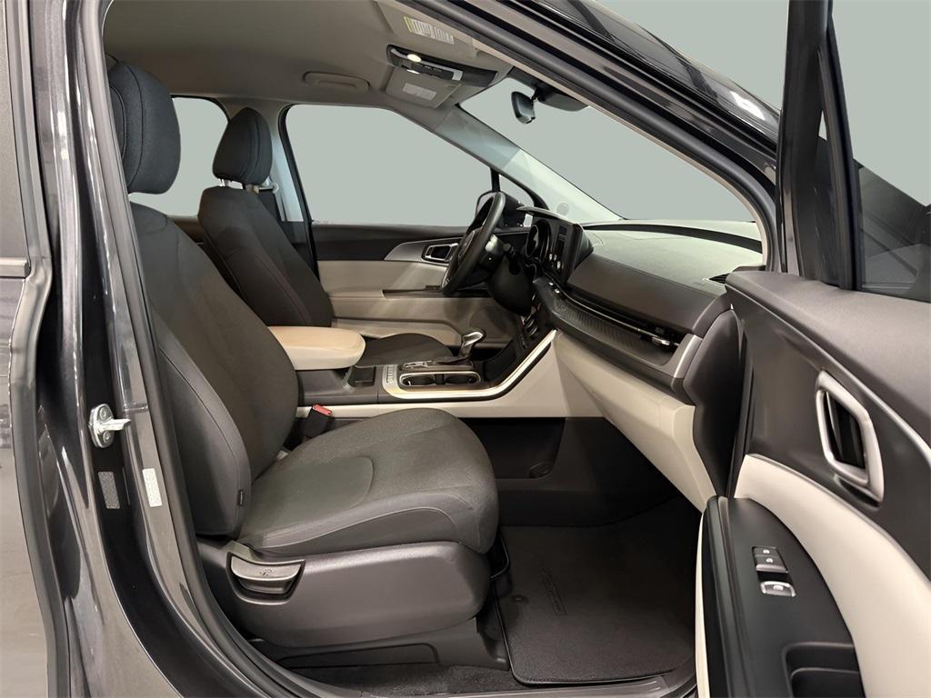 used 2022 Kia Carnival car, priced at $26,995