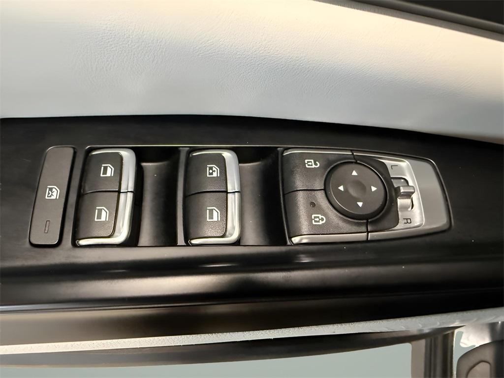 used 2022 Kia Carnival car, priced at $26,995