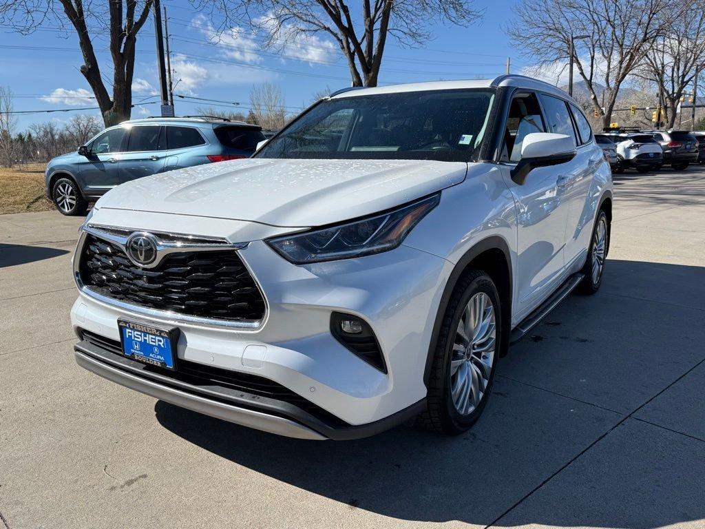 used 2022 Toyota Highlander car, priced at $38,997