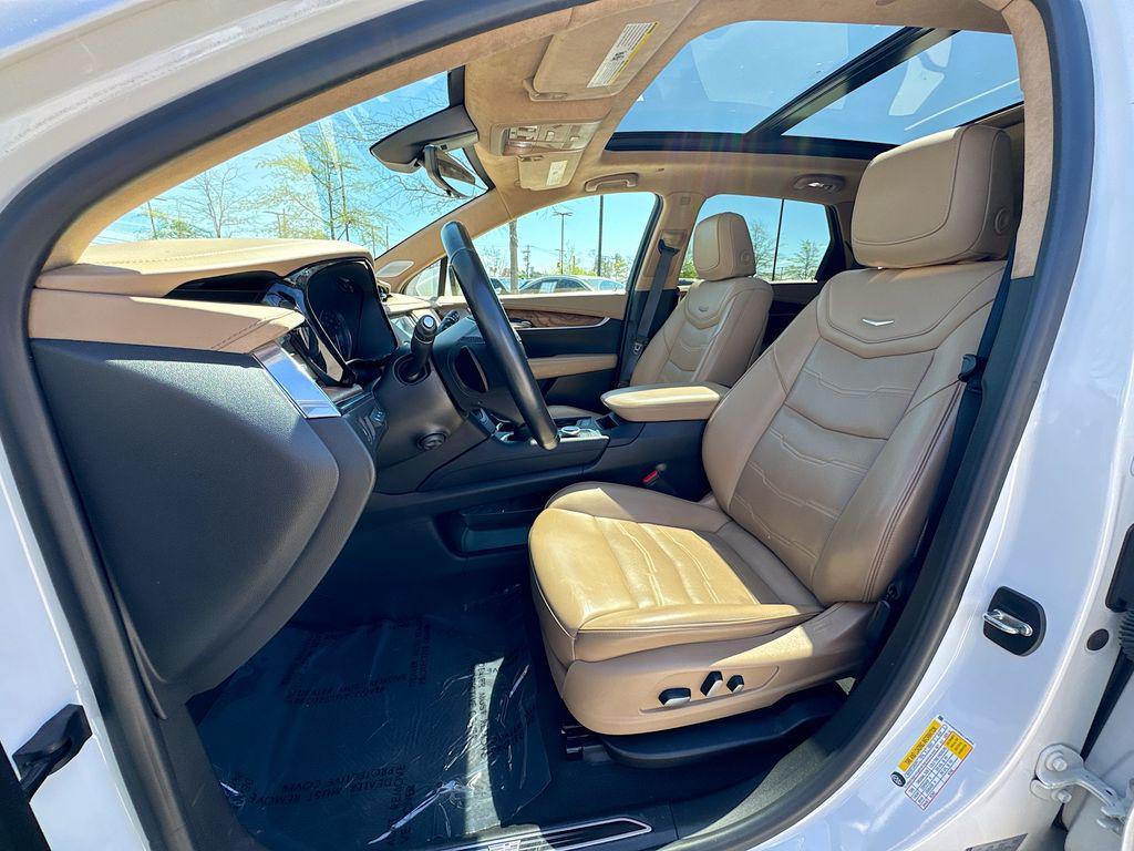 used 2021 Cadillac XT5 car, priced at $18,888