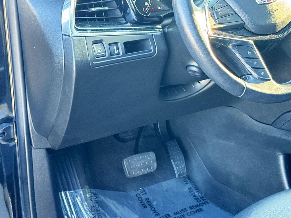 used 2021 Cadillac XT5 car, priced at $32,707