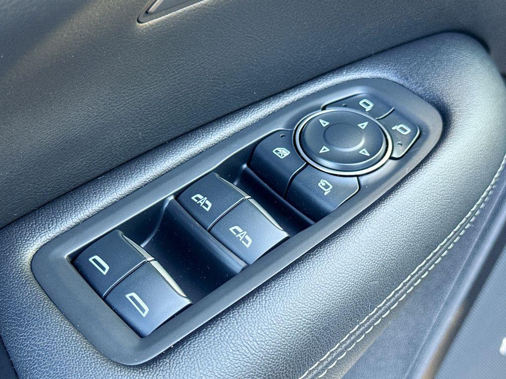 used 2021 Cadillac XT5 car, priced at $32,707