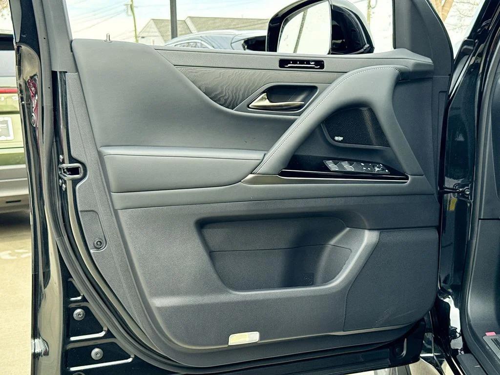 new 2026 Lexus LX 600 car, priced at $114,931