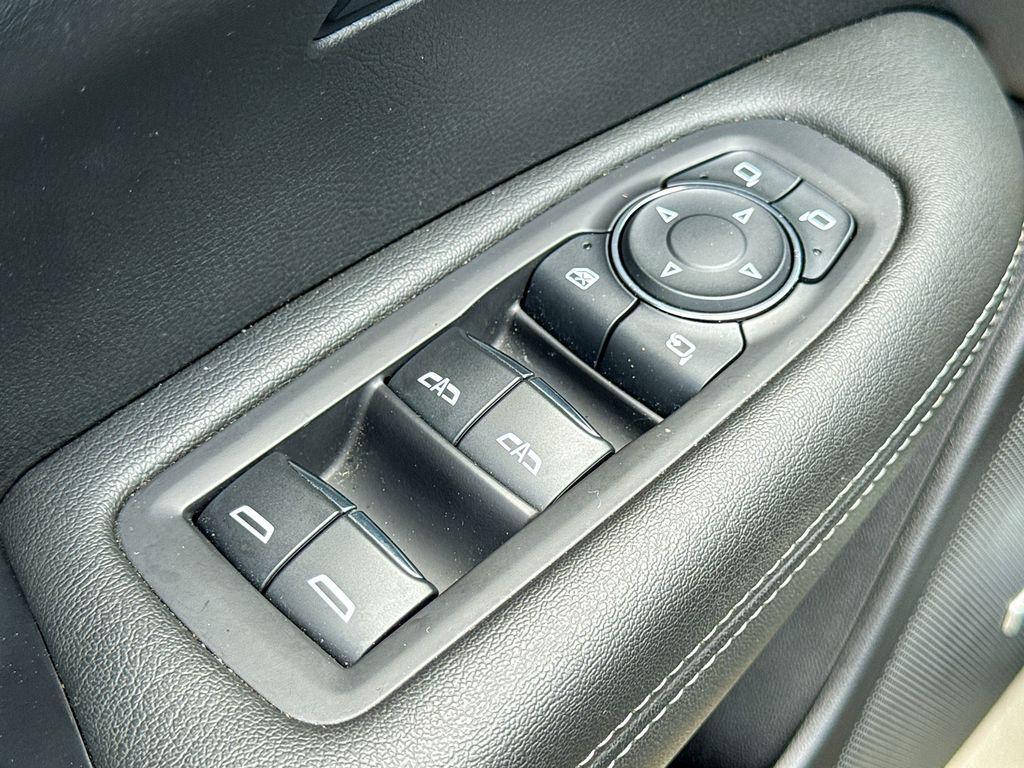 used 2023 Cadillac XT6 car, priced at $34,788