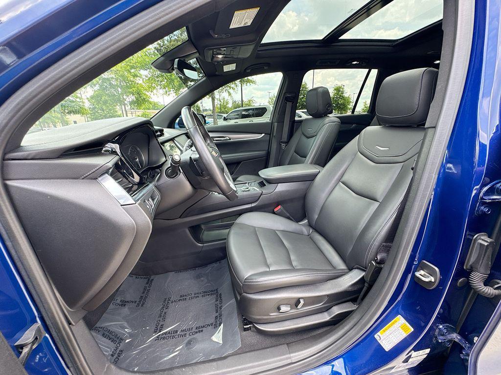 used 2023 Cadillac XT6 car, priced at $34,788