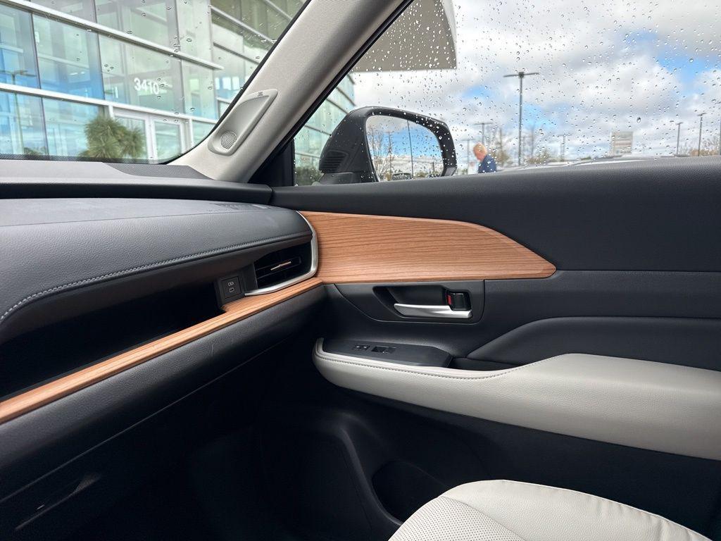 used 2025 Toyota Grand Highlander car, priced at $62,738