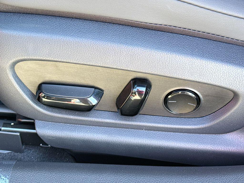 new 2025 Lexus ES 350 car, priced at $51,606