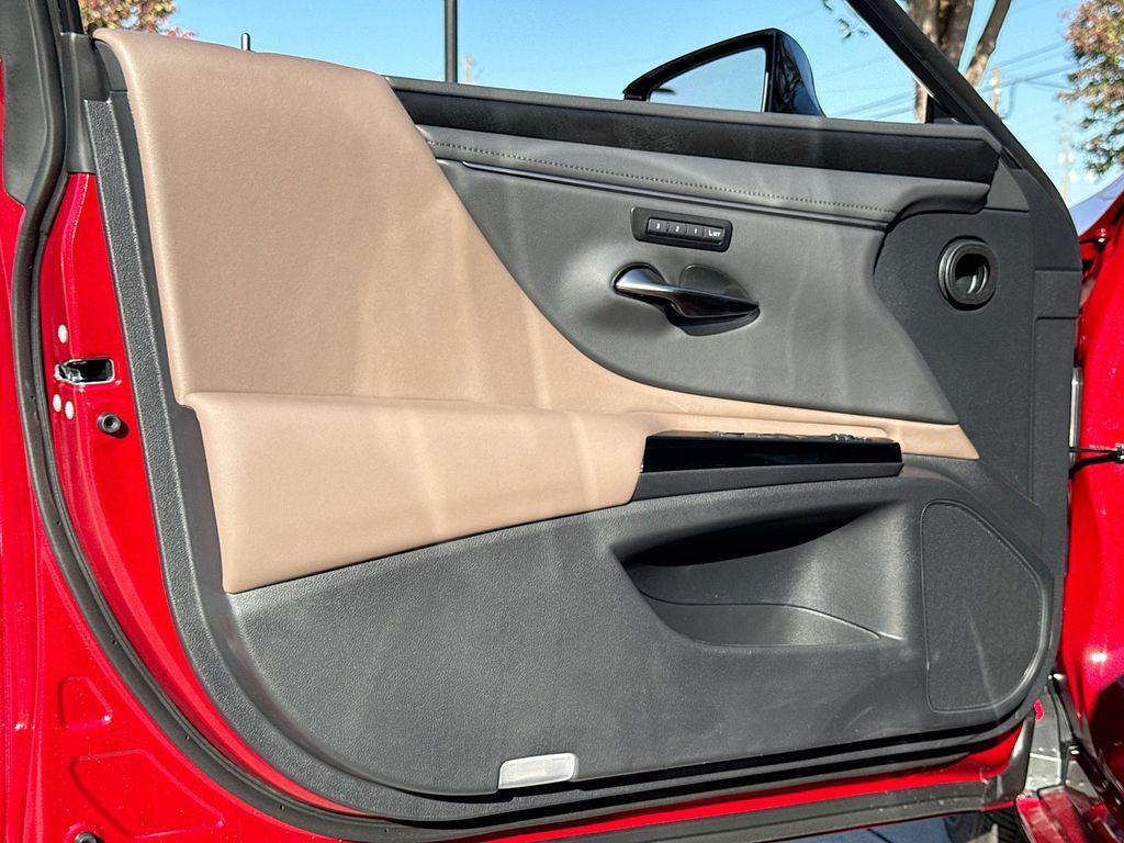 new 2025 Lexus ES 350 car, priced at $51,606