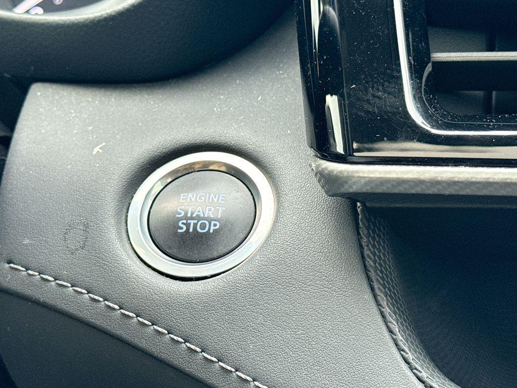 used 2021 Toyota Highlander car, priced at $35,622