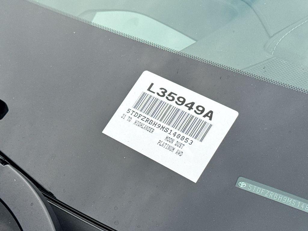 used 2021 Toyota Highlander car, priced at $35,622