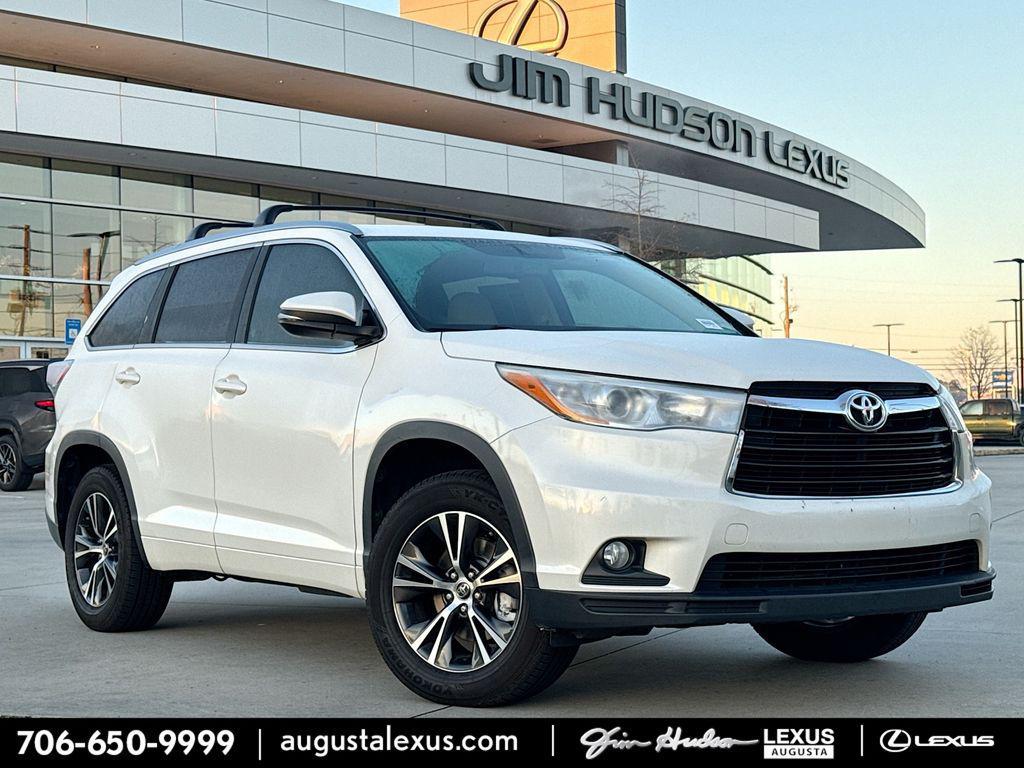 used 2016 Toyota Highlander car, priced at $19,686