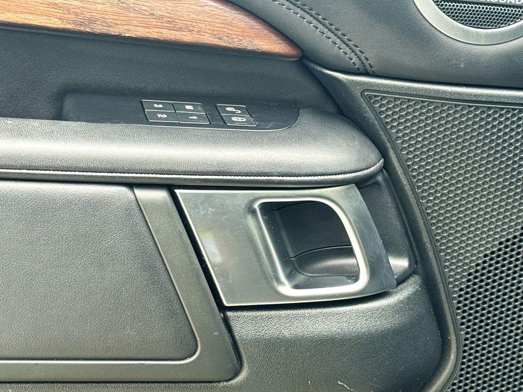 used 2020 Land Rover Discovery car, priced at $29,655