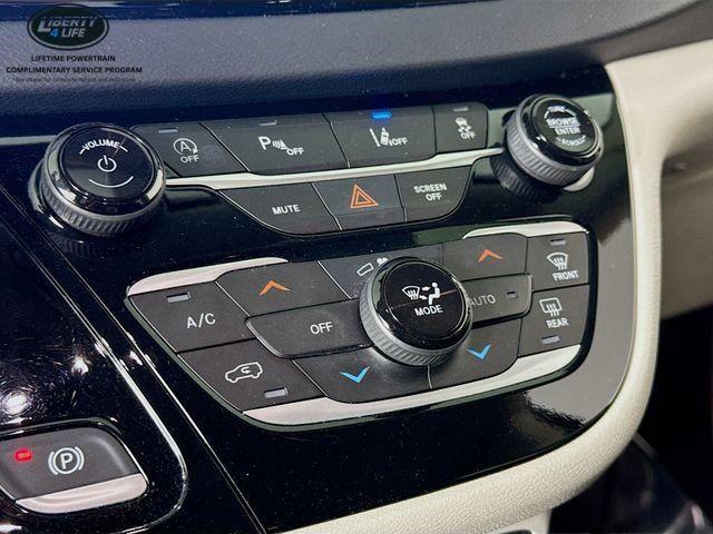 used 2023 Chrysler Pacifica car, priced at $21,990