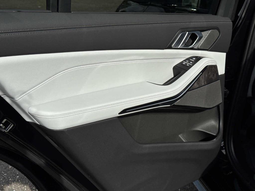 new 2026 BMW X7 car, priced at $98,875