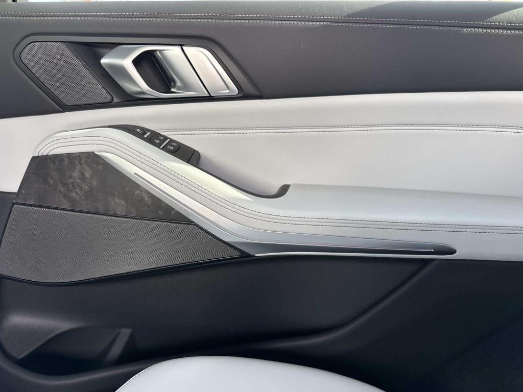 new 2026 BMW X7 car, priced at $98,875