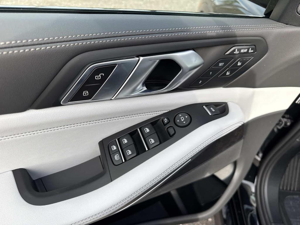 new 2026 BMW X7 car, priced at $98,875