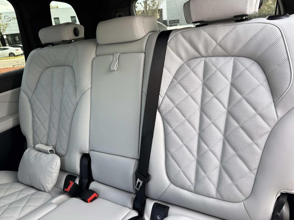 new 2026 BMW X7 car, priced at $98,875