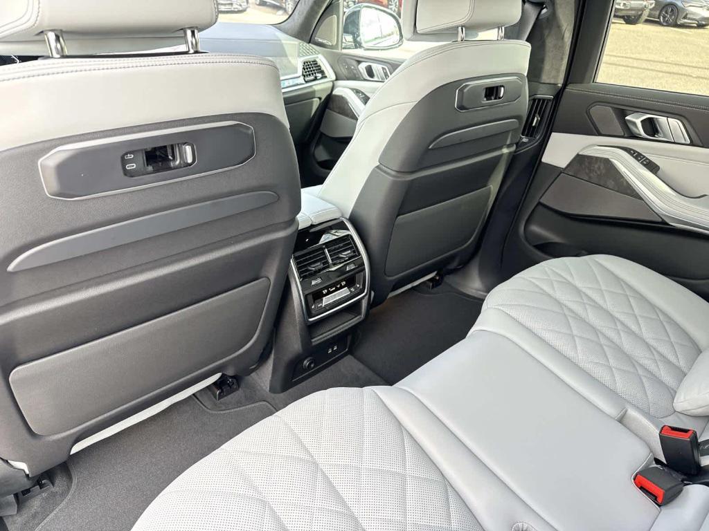 new 2026 BMW X7 car, priced at $98,875