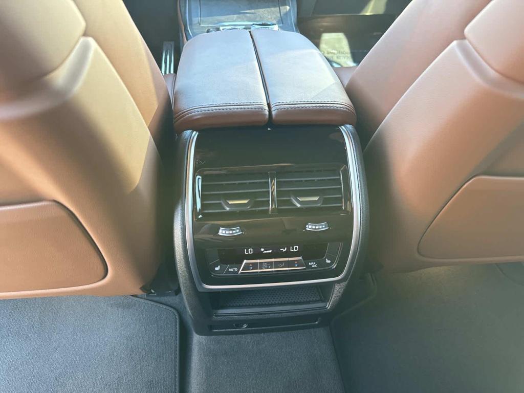 new 2026 BMW X7 car, priced at $122,335