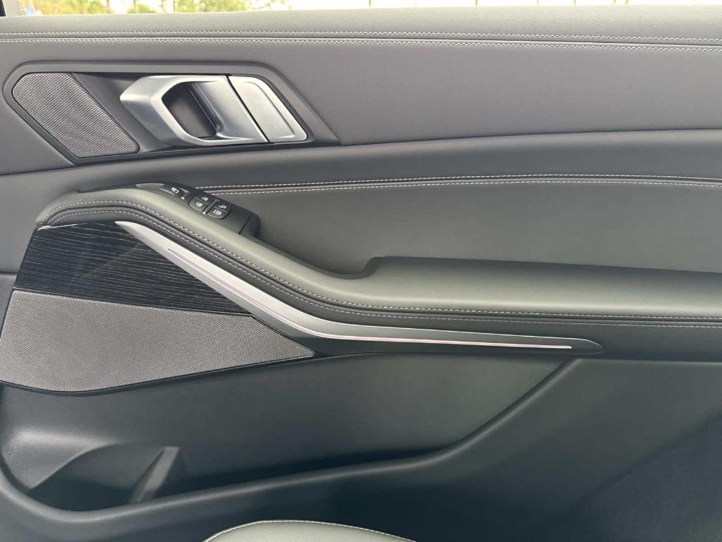 new 2026 BMW X7 car, priced at $103,305