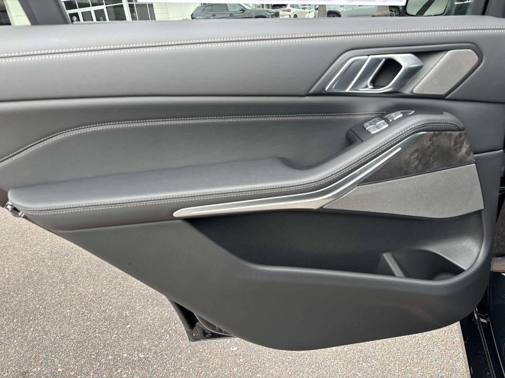 new 2026 BMW X7 car, priced at $93,155