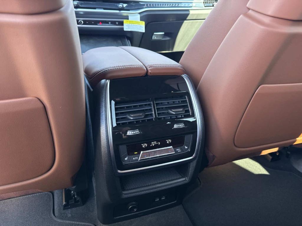 new 2026 BMW X7 car, priced at $103,660