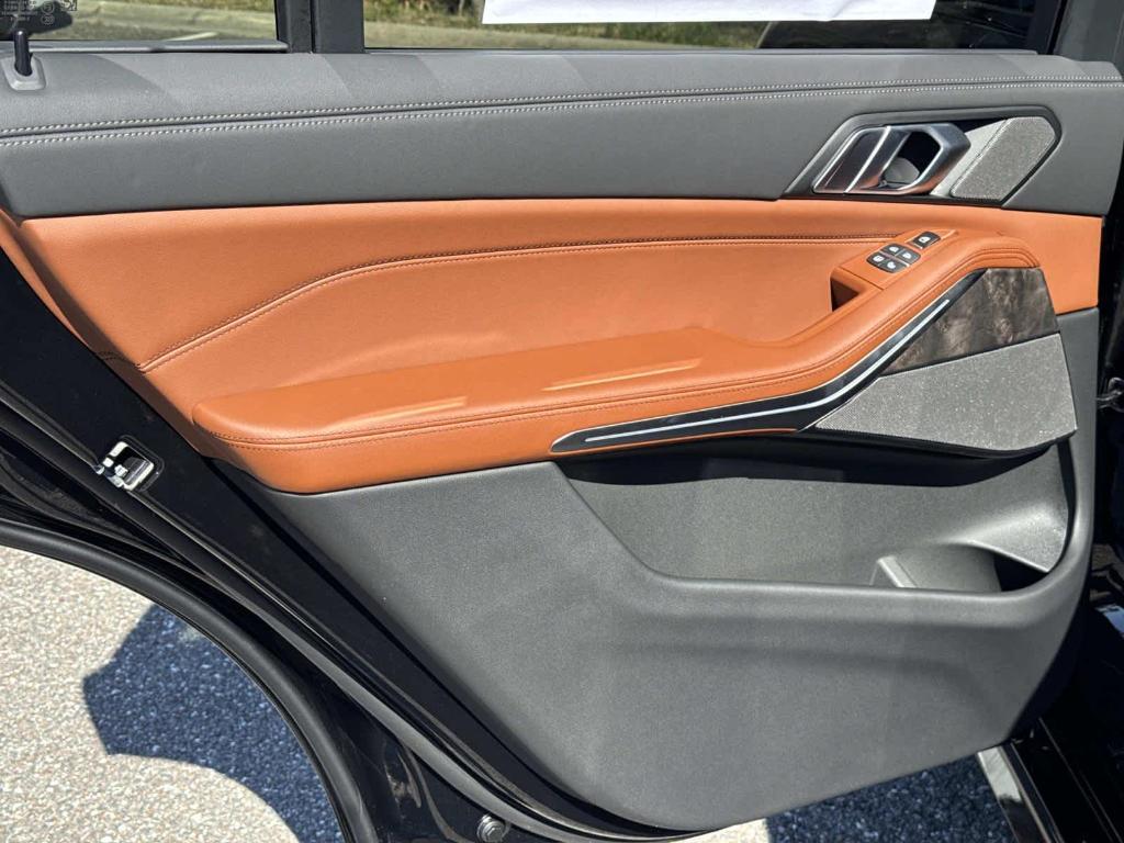 new 2026 BMW X7 car, priced at $103,660