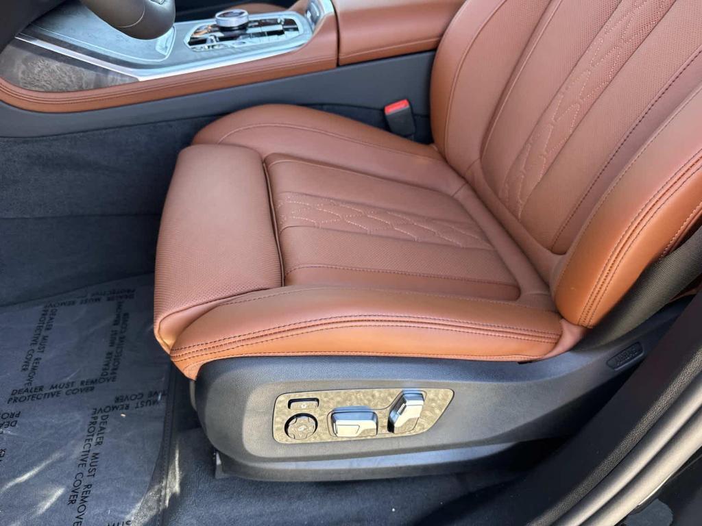 new 2026 BMW X7 car, priced at $103,660