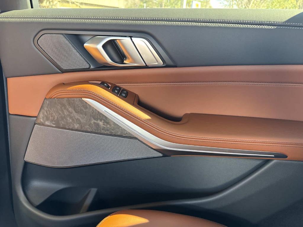 new 2026 BMW X7 car, priced at $103,660