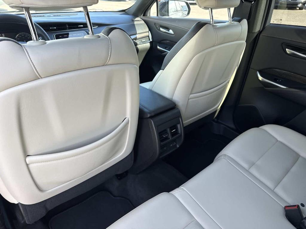 used 2022 Cadillac XT4 car, priced at $24,868