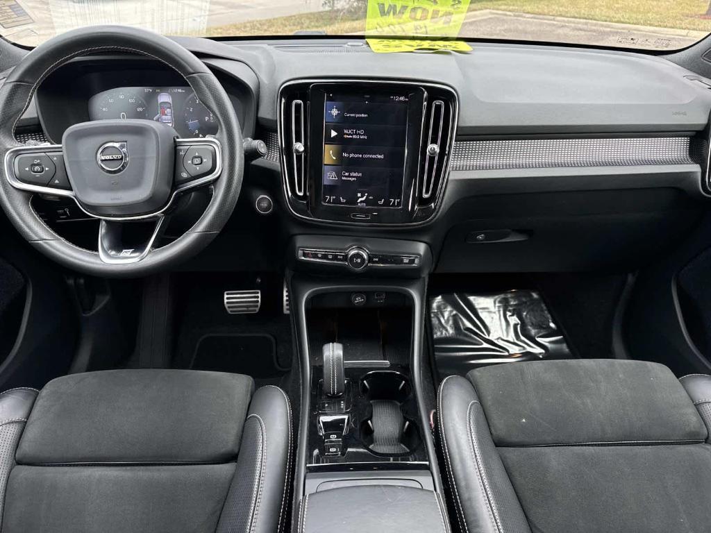 used 2020 Volvo XC40 car, priced at $19,289