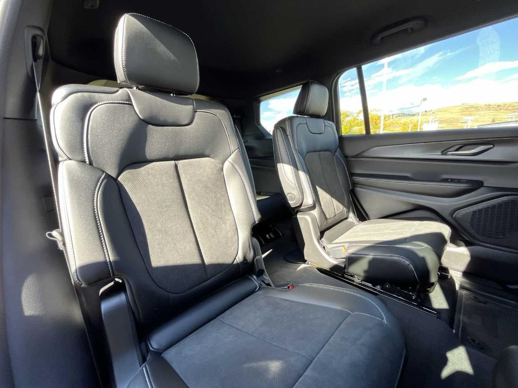 new 2025 Jeep Grand Cherokee L car, priced at $45,417