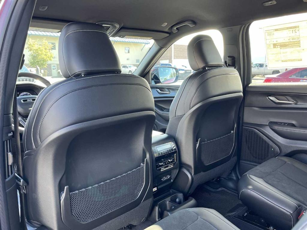 new 2025 Jeep Grand Cherokee L car, priced at $45,417