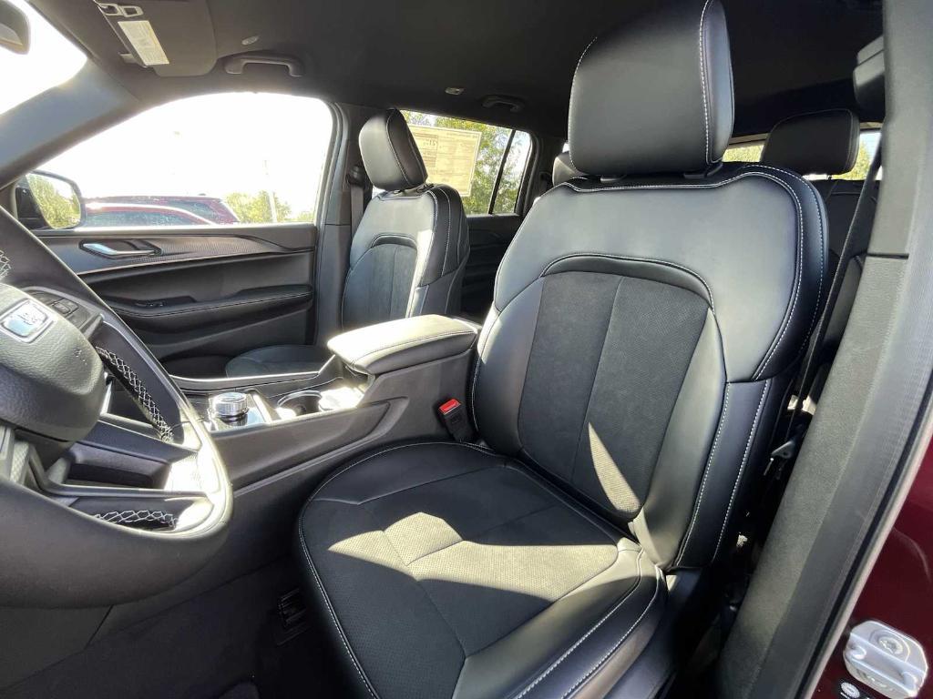 new 2025 Jeep Grand Cherokee L car, priced at $45,417