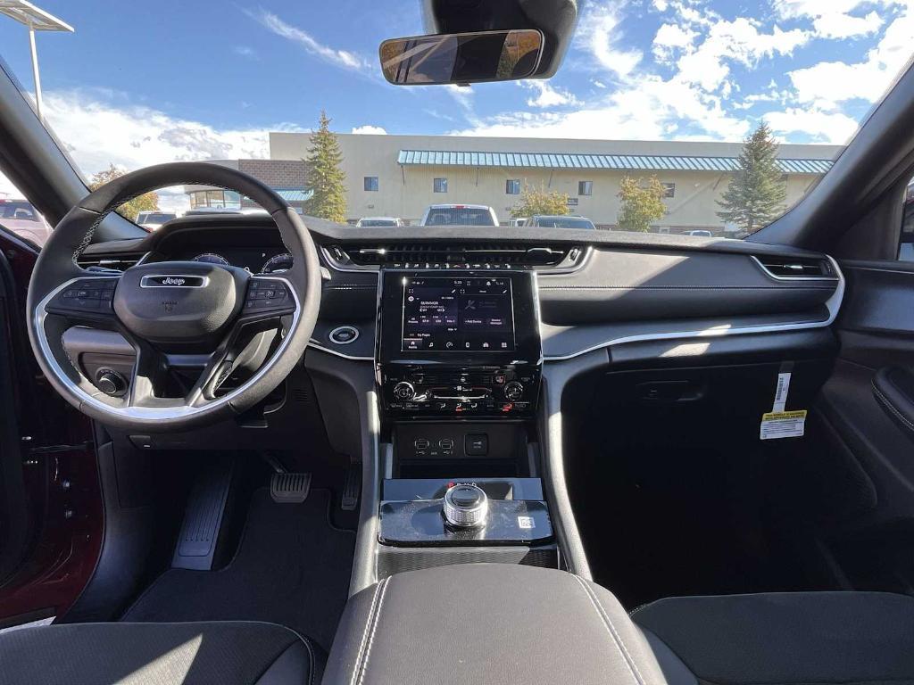 new 2025 Jeep Grand Cherokee L car, priced at $45,417