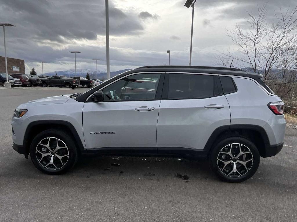 new 2026 Jeep Compass car, priced at $33,781