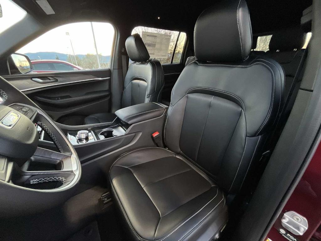 new 2025 Jeep Grand Cherokee L car, priced at $47,270