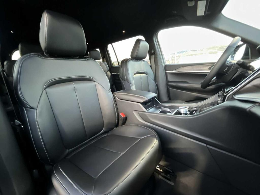 new 2025 Jeep Grand Cherokee L car, priced at $47,270