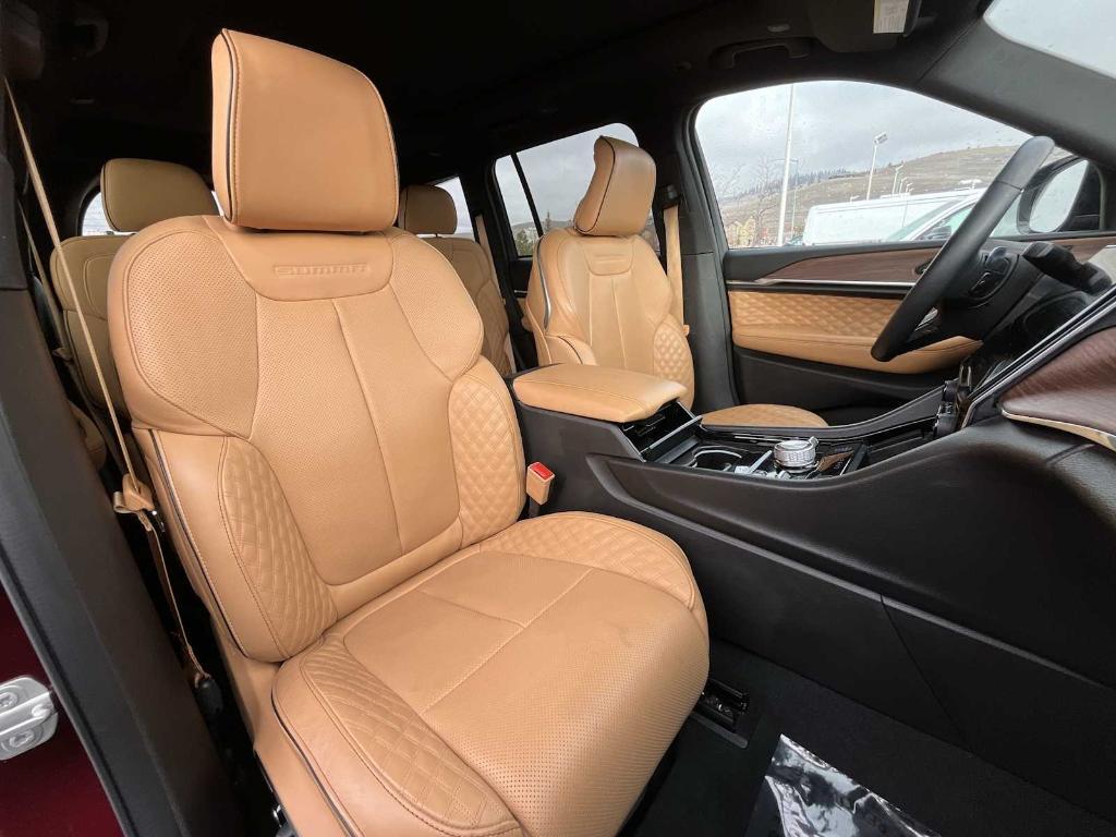 used 2024 Jeep Grand Cherokee car, priced at $40,010