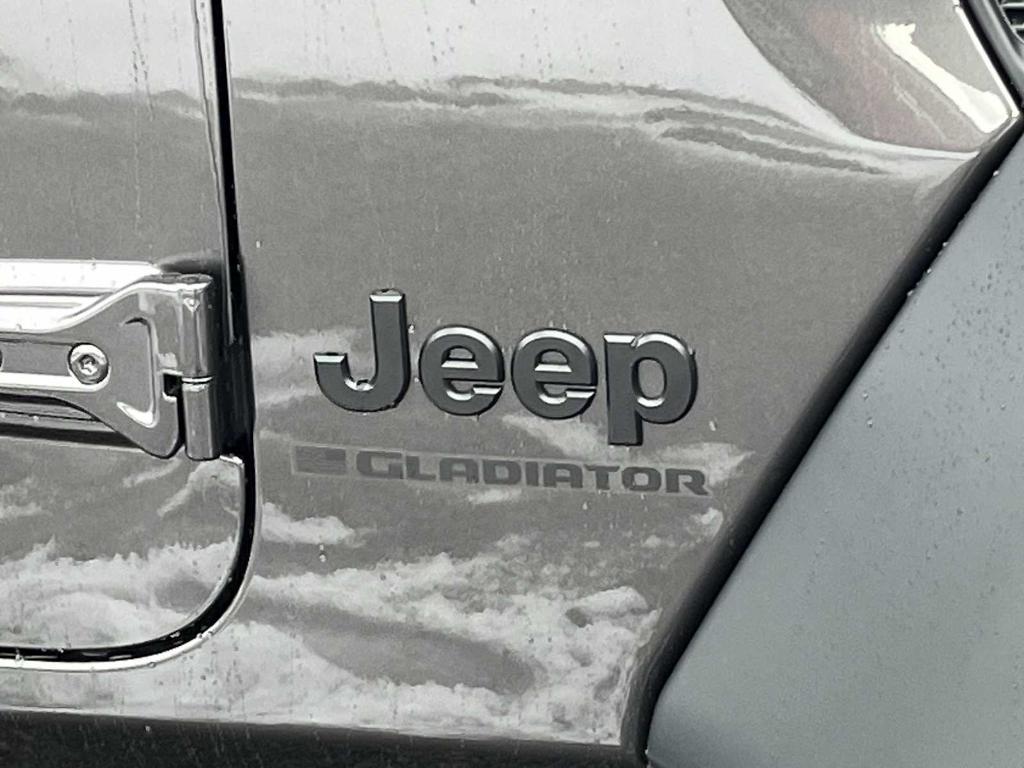 new 2026 Jeep Gladiator car, priced at $42,090