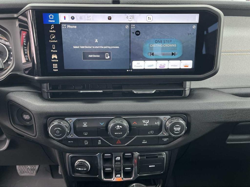 new 2026 Jeep Gladiator car, priced at $42,090