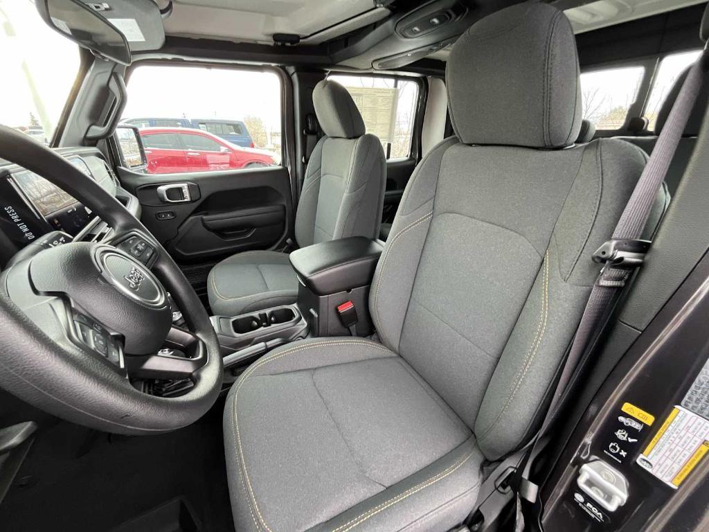 new 2026 Jeep Gladiator car, priced at $42,090