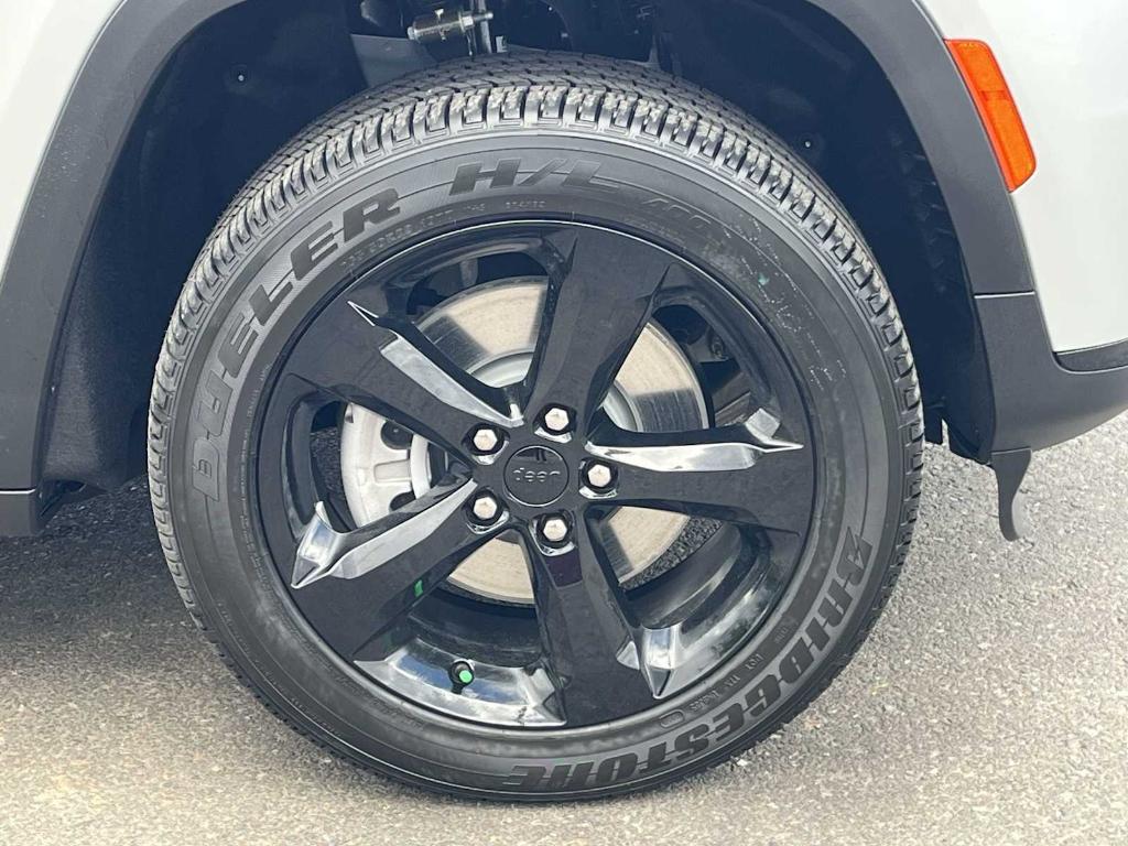 new 2025 Jeep Grand Cherokee L car, priced at $46,896