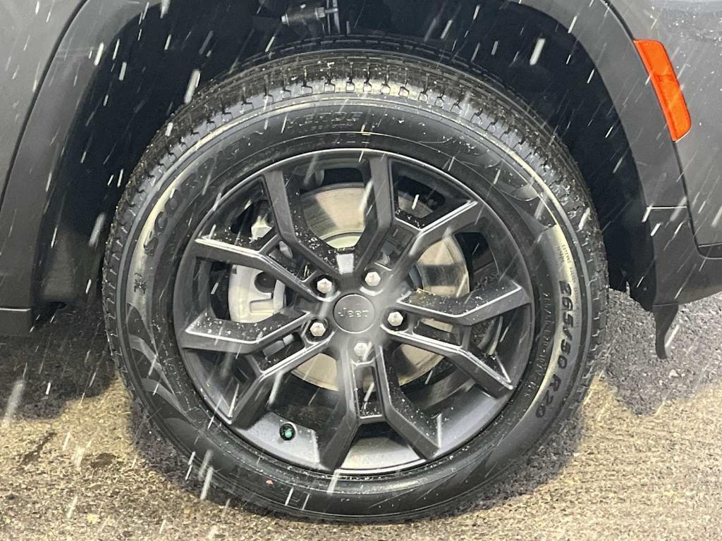 new 2025 Jeep Grand Cherokee L car, priced at $51,837