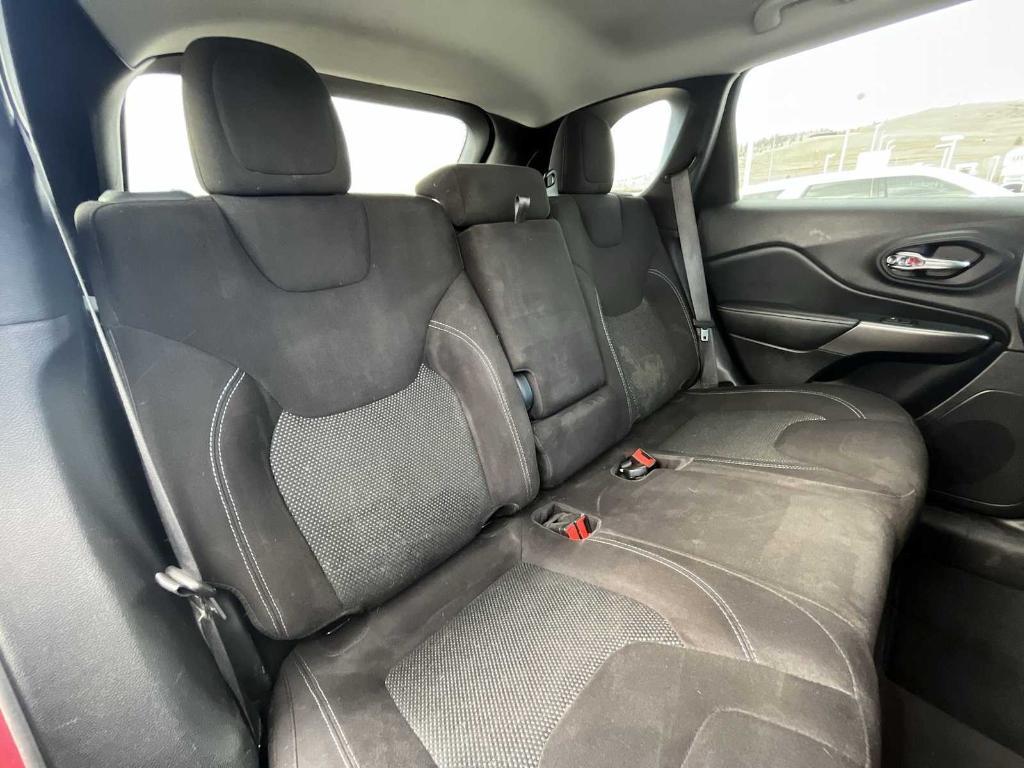 used 2021 Jeep Cherokee car, priced at $16,116