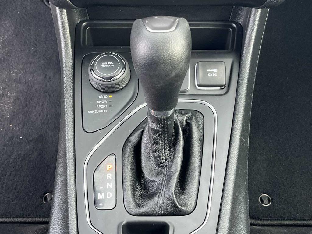 used 2021 Jeep Cherokee car, priced at $16,116