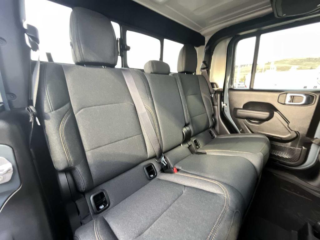 new 2026 Jeep Gladiator car, priced at $47,697