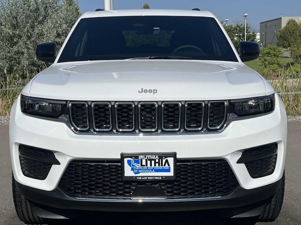 new 2025 Jeep Grand Cherokee car, priced at $38,249