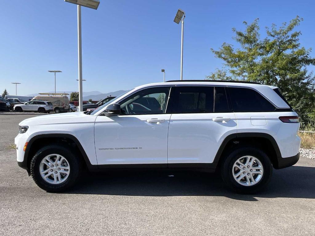 new 2025 Jeep Grand Cherokee car, priced at $38,249